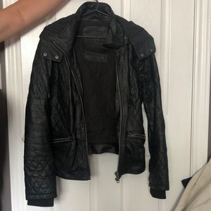 Leather jacket slightly used